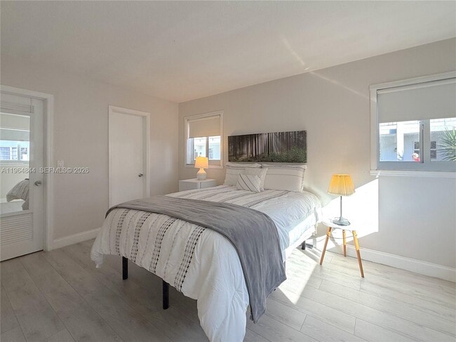 Building Photo - 541 Blue Heron Dr