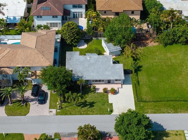 Building Photo - 261 188th St