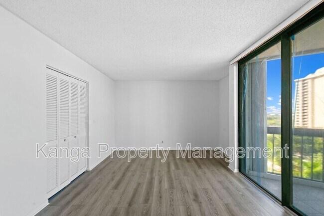 Building Photo - 2425 Presidential Way