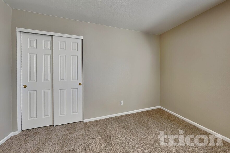 Building Photo - 4836 Ireland Ct