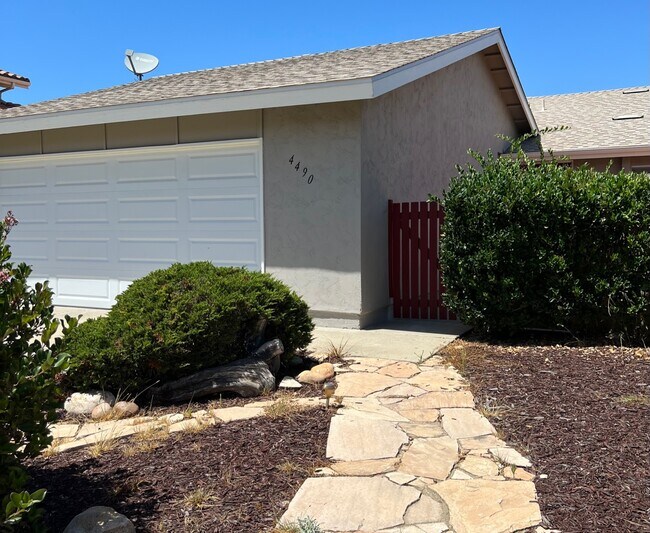 Primary Photo - 4490 Cather Ave