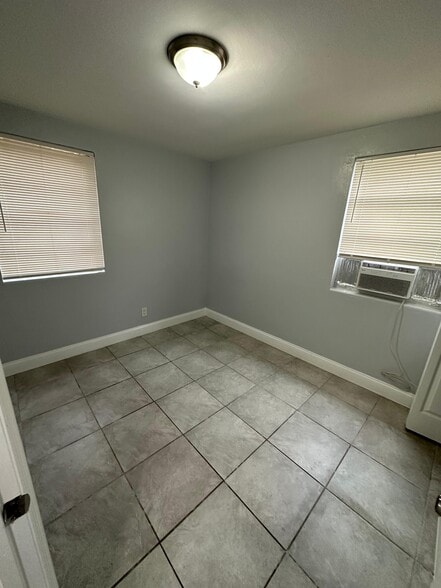 Building Photo - 2004 Palafox St