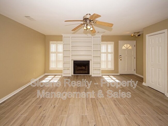 Building Photo - 352 Sandpiper Dr