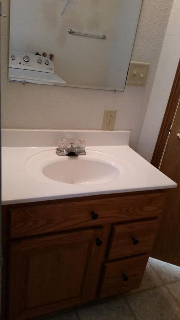 Building Photo - Maquoketa Townhome