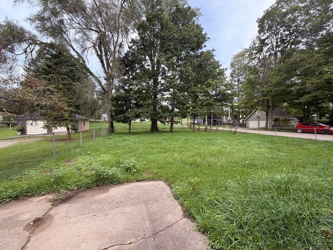 Building Photo - 2789 Thornapple River Dr SE