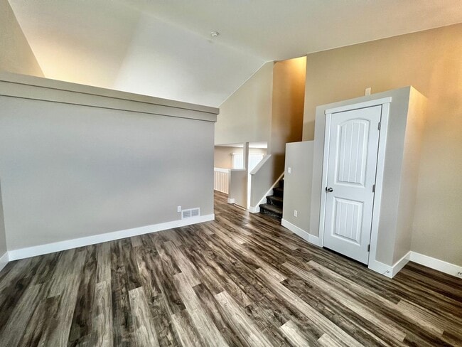 Building Photo - Spacious 3 bed, 2.5 bath home in Central Fort Collins