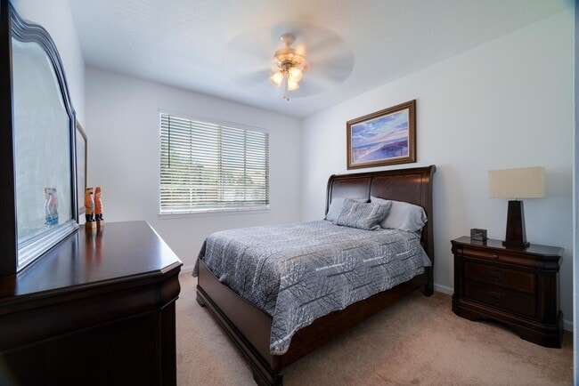 Building Photo - 5205 Myrtlewood Cir E