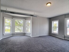 Building Photo - 702-704-704 18th Ave