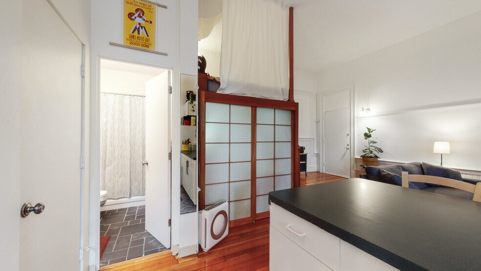 Building Photo - 25 Atherton St