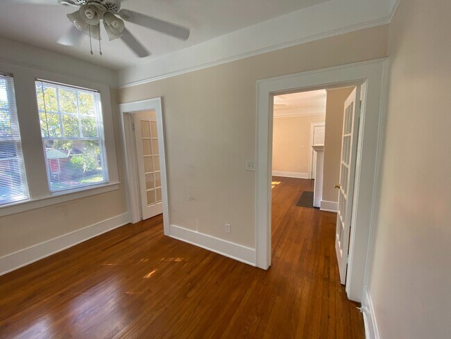 Building Photo - 542 E 49th St