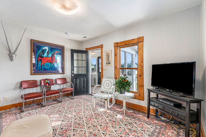 Building Photo - 4025 Kern St