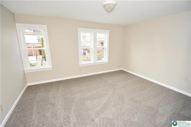 Building Photo - 329 N 9th St