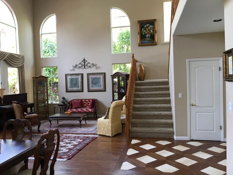 Great Room - 10379 N Pierpont Cir