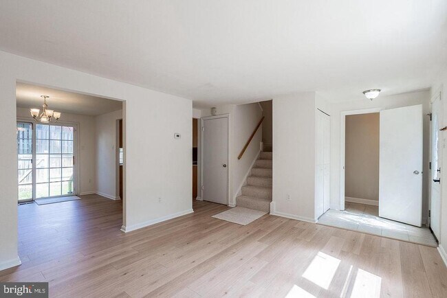 Building Photo - 3048 Silent Valley Dr