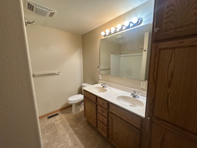 Building Photo - Tranquility