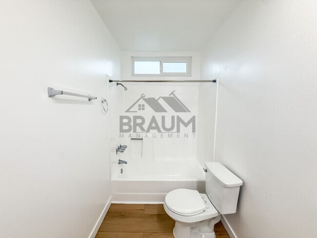 Building Photo - 13347 Victory Blvd