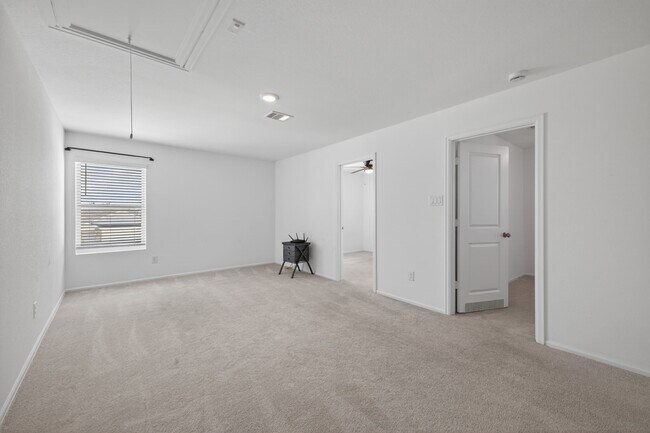 Building Photo - 1519 Twilight Grn Dr