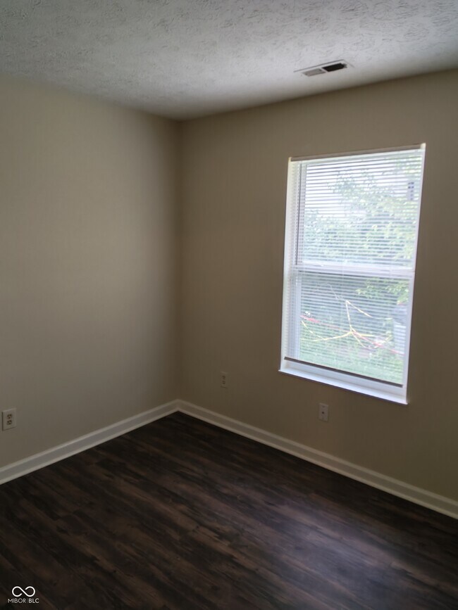 Building Photo - 6035 Hayford Ct