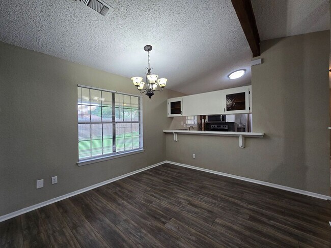 Building Photo - 1710 Joy Dr