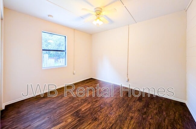 Building Photo - 5742 Newberg Ln
