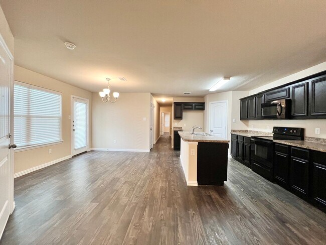 Building Photo - 660 River Garden Dr