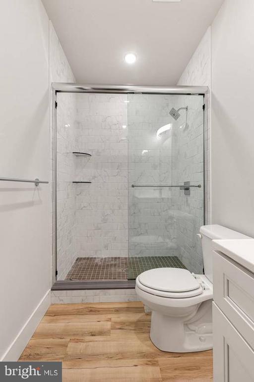 Building Photo - 2440 Kensington Ave