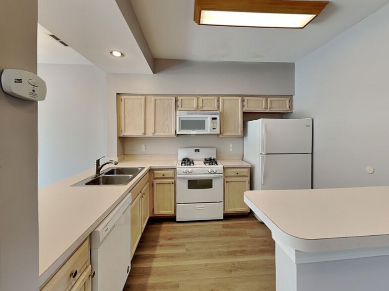 Building Photo - 104 Polaris Dr