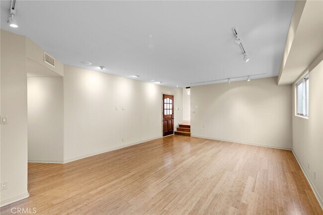 Building Photo - 1623 W Balboa Blvd