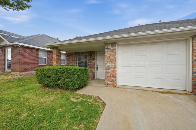 Building Photo - 2000 Monte Cristo Way