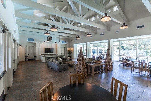 Building Photo - 54 Clifford