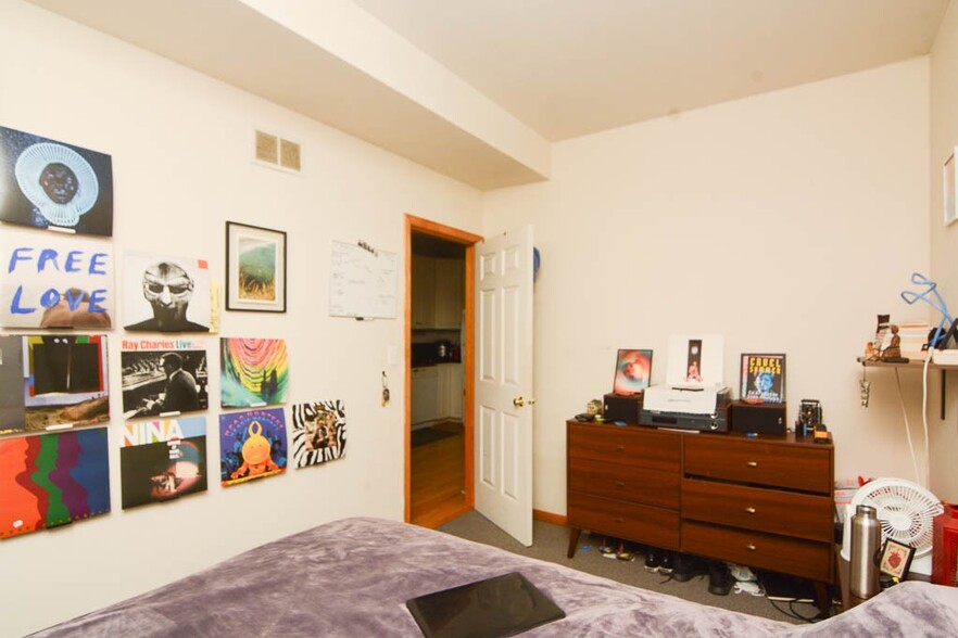 Building Photo - 1351 N Wolcott Ave