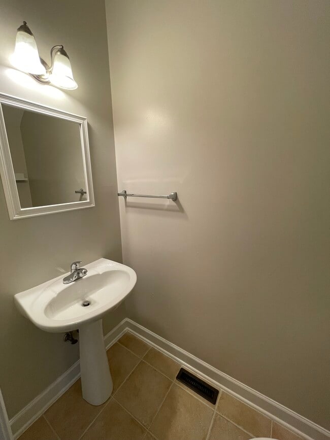 Building Photo - 407 Newport Meadows Cir