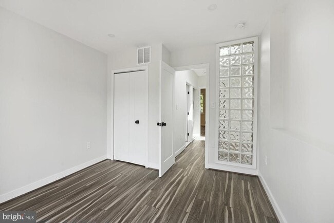 Building Photo - 1850 Ingleside Terrace NW