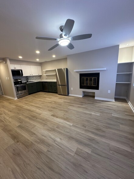 Kitchen/Living room - 423 S Sharp St