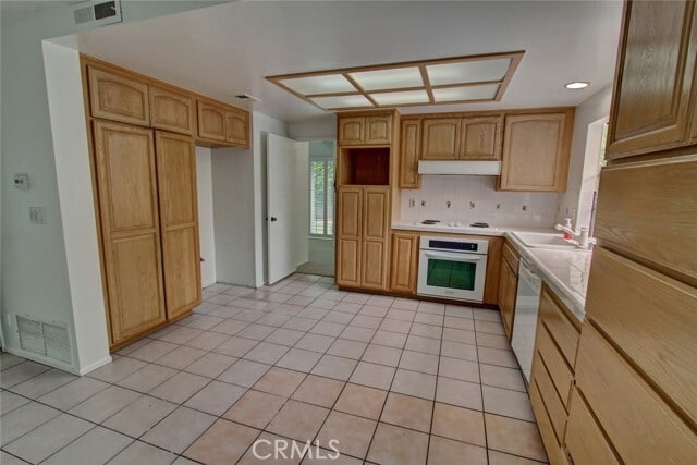 Building Photo - 8 Sparrowhawk