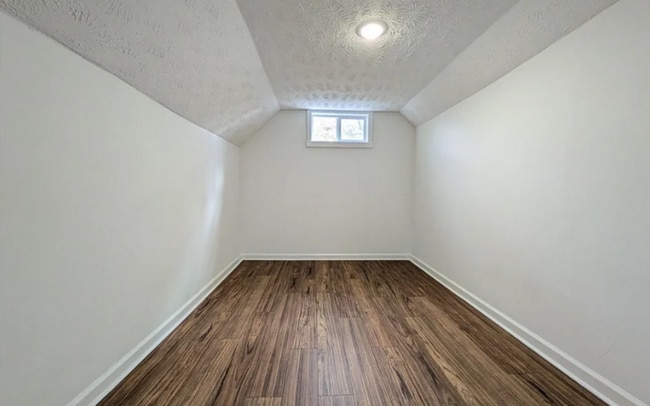 Building Photo - Charming 4 beds 3 baths in Cleveland!