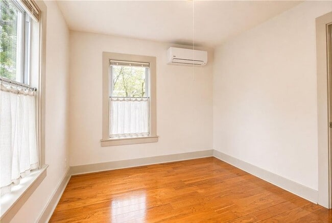 Building Photo - 111 Johnson St