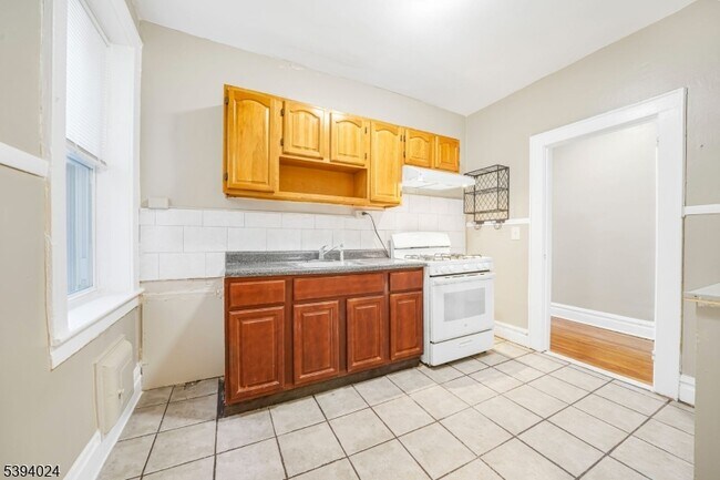 Building Photo - 2 Washburn Pl