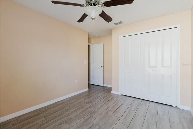 Building Photo - 304 Cascade Bend Dr