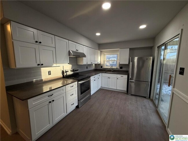 Building Photo - 320 Lockridge Ln