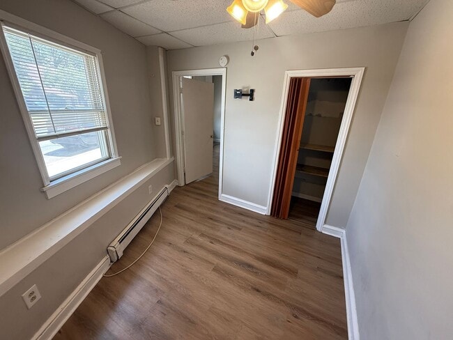 Building Photo - 400 N Springfield Rd