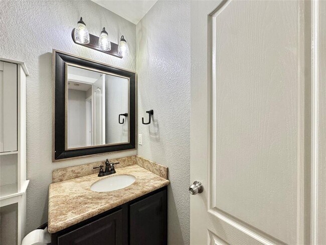 Building Photo - 311 Glen Valley Lane
