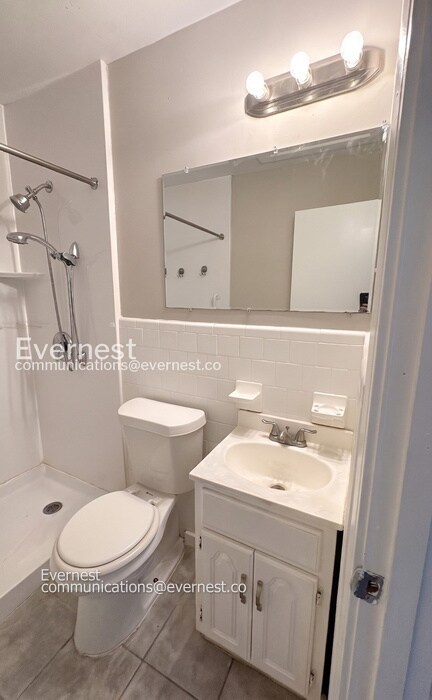 Building Photo - 200 Woodward Dr