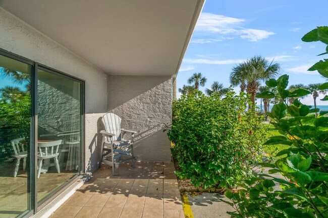 Building Photo - 8743 Thomas Dr