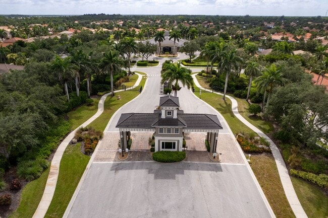 Building Photo - ** REFLECTION LAKES ** 4 BED / 2 BATH - POOL HOME - UNFURNISHED - ANNUAL RENTAL