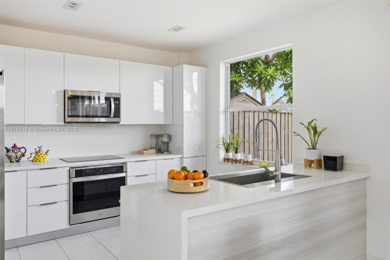 Building Photo - 16061 NW 24th St