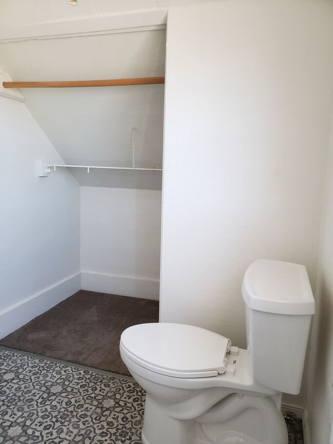 Building Photo - 2+ Bedroom, 2 bathroom Charming Home Avail...