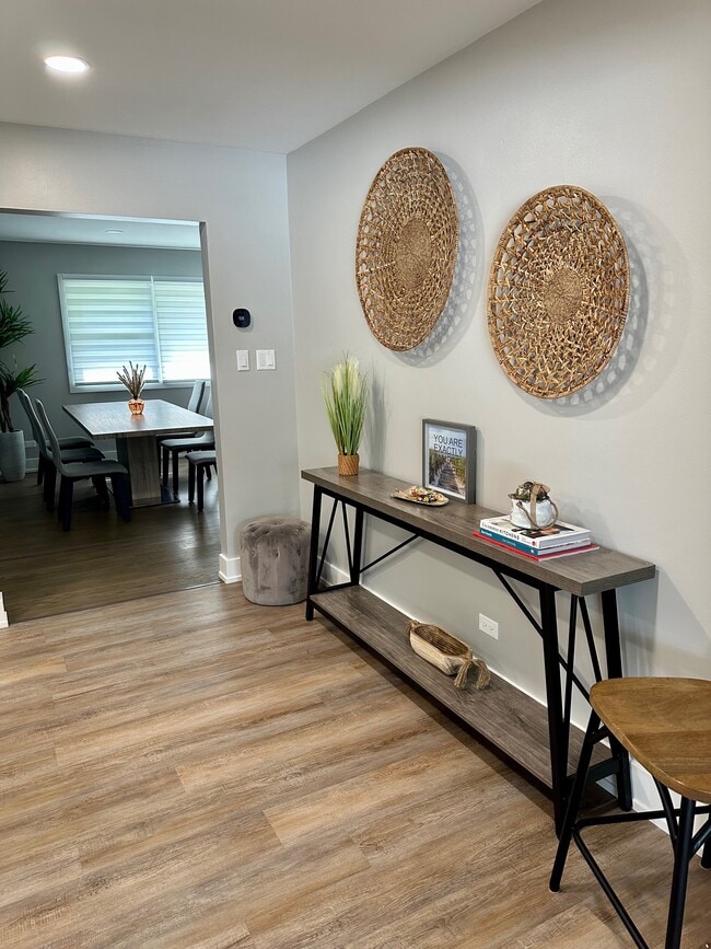 Building Photo - 2909 Flossmoor Rd