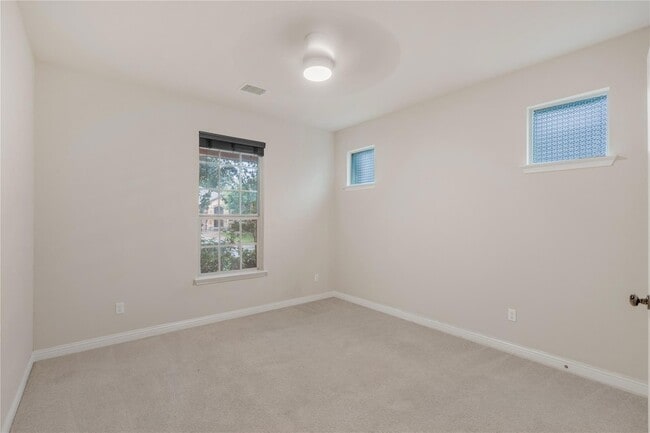 Building Photo - 904 Purple Moor Pass