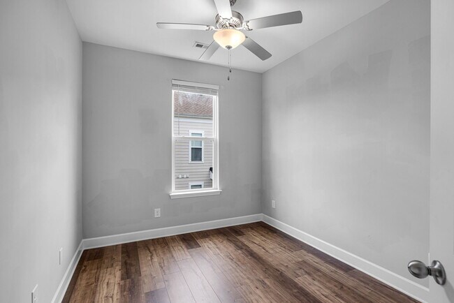 Building Photo - 300 Kara Ln